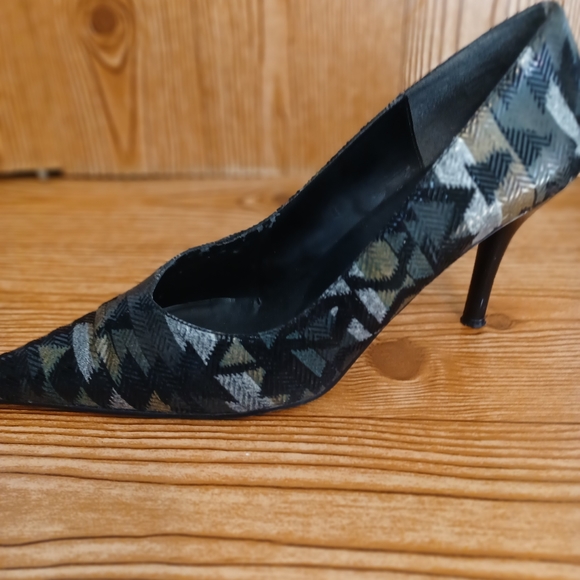 J. Renee High Heel Shoes. - Picture 7 of 10